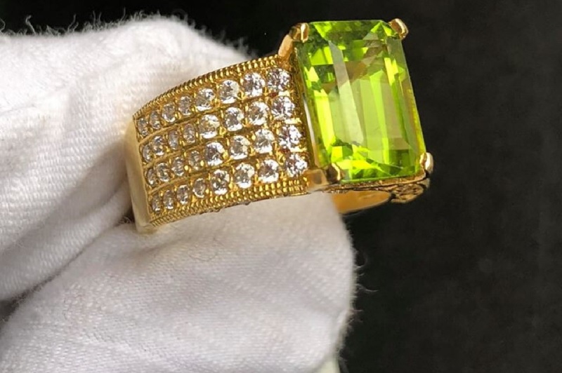 Nhẫn vàng nam đá quý Peridot